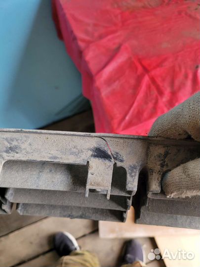 Решетка бампера Golf 4