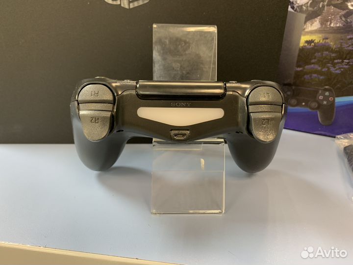 Sony PlayStation 4 Pro 1TB / 9 игр / 1 геймпад