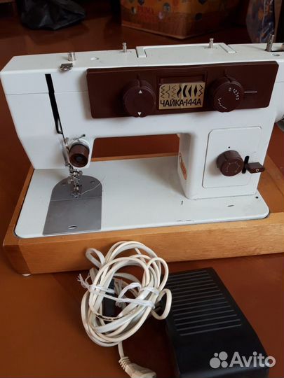 Швейная машина Чайка 144А