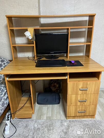 Компьютерный стол