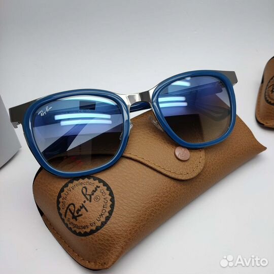 Солнцезащитные очки Ray-Ban Clyde RB3709