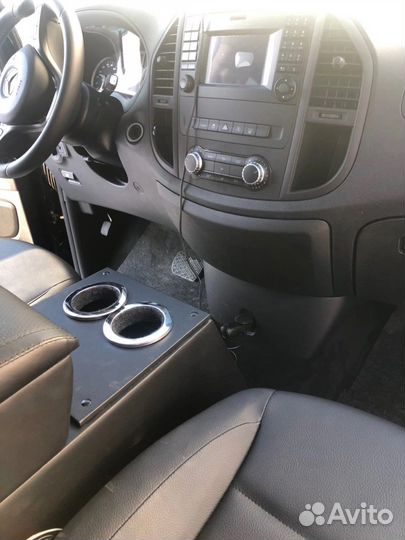 Бар подлокотник в Мерседес Виано, 639,447