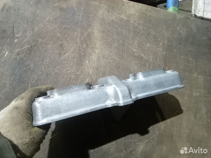 Клапанная крышка Kawasaki ZZR400 1 поколения