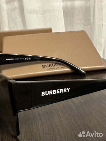 Очки Burberry