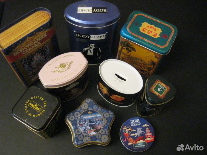 Банки и футляр жестяные. Пластмассовые шкатулки