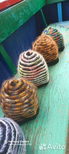 Женские меховые шапки