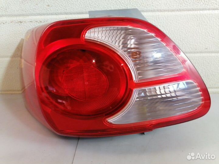 Стоп-сигнал левый Toyota Porte NNP10 1nzfe 2002