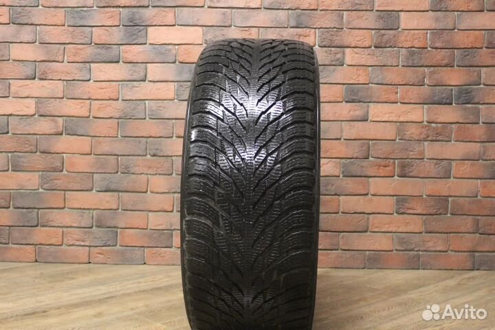 Nokian Tyres Hakkapeliitta R3 275/45 R21