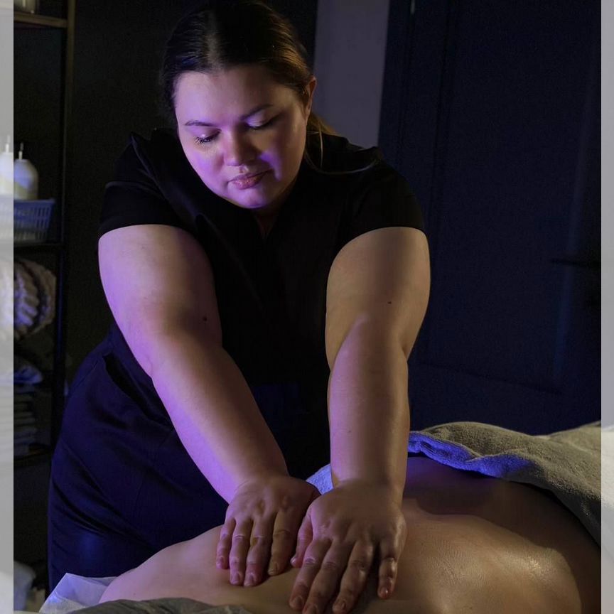 Ересектерге арналған әйелдің транзакцияланған суреті