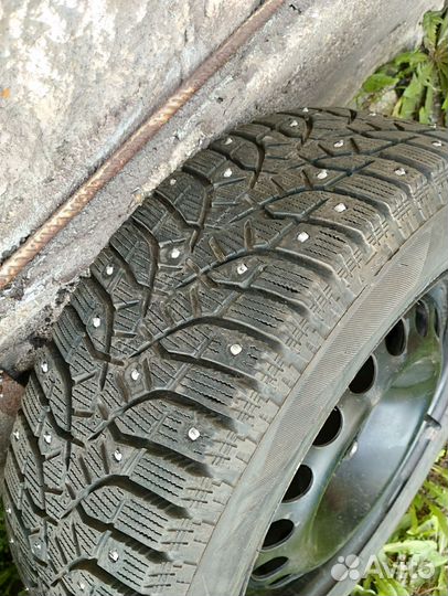 Bridgestone Blizzak Spike-02 185/65 R15 88T