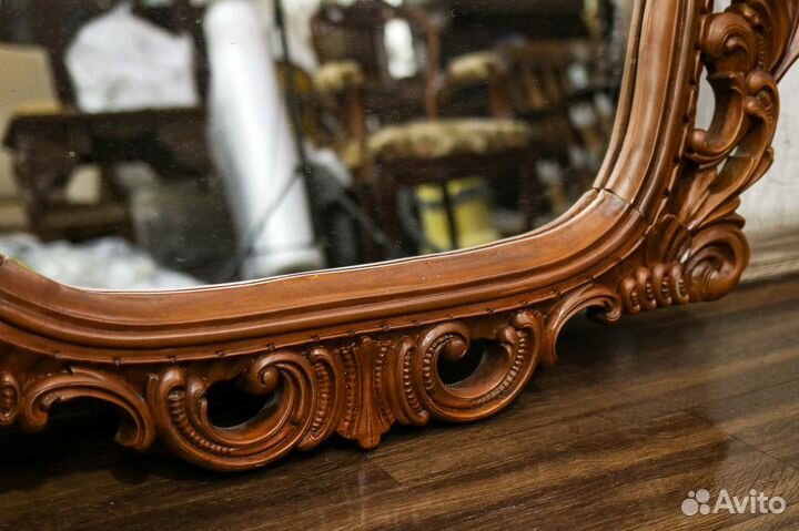 Старинное резное зеркало
