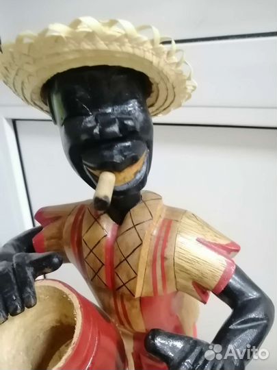 Статуэтка деревянная