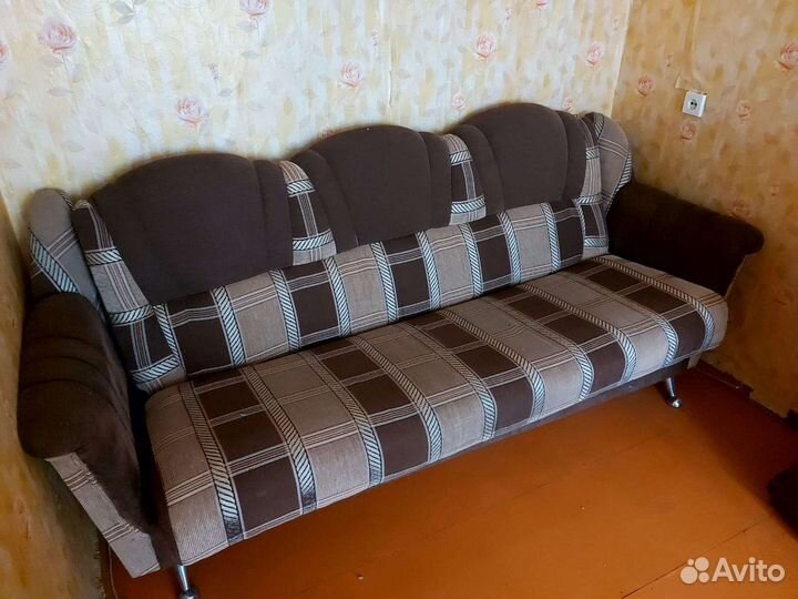 Диван