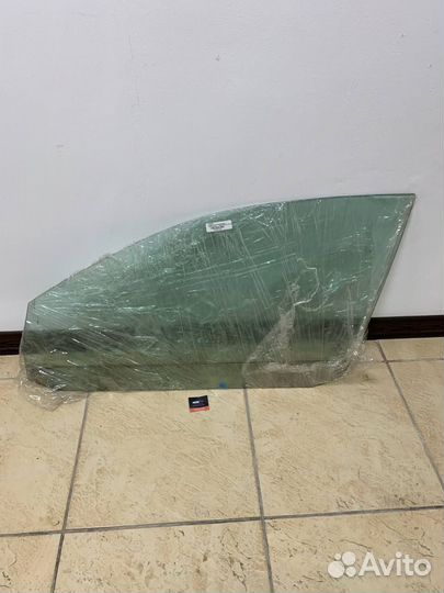 Стекло переднее левое Volkswagen Jetta 5