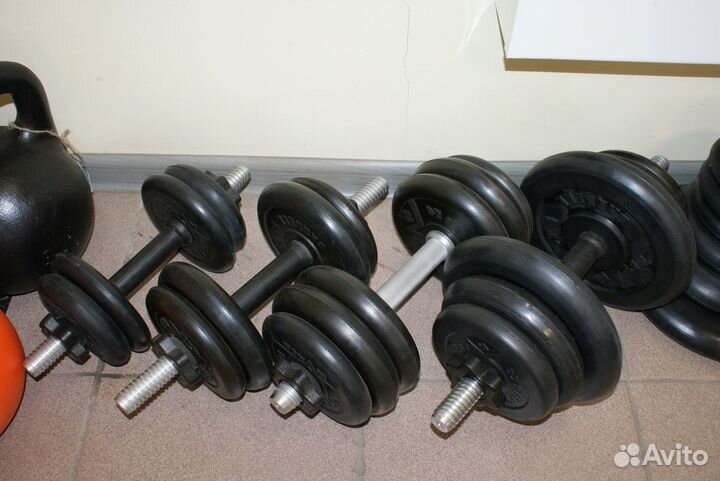 Гантели, штанги для занятий спортом