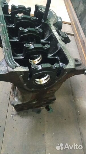 Блок цилиндров двигателя 2103