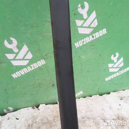 Молдинг передней левой двери Вольво C40