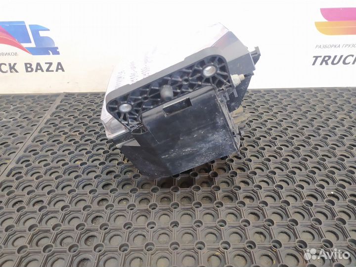 Фара левая Renault T