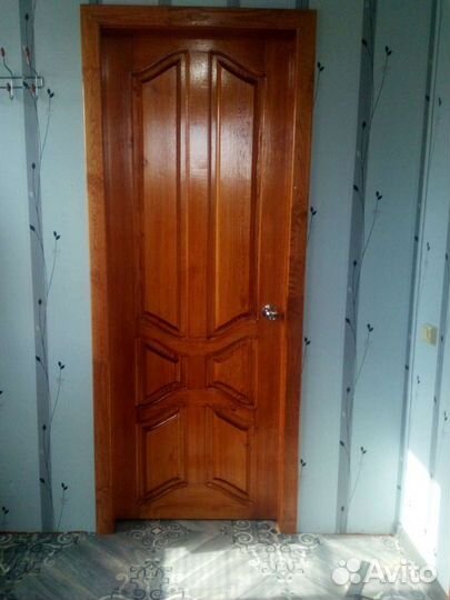 Дверь входная деревянная массив