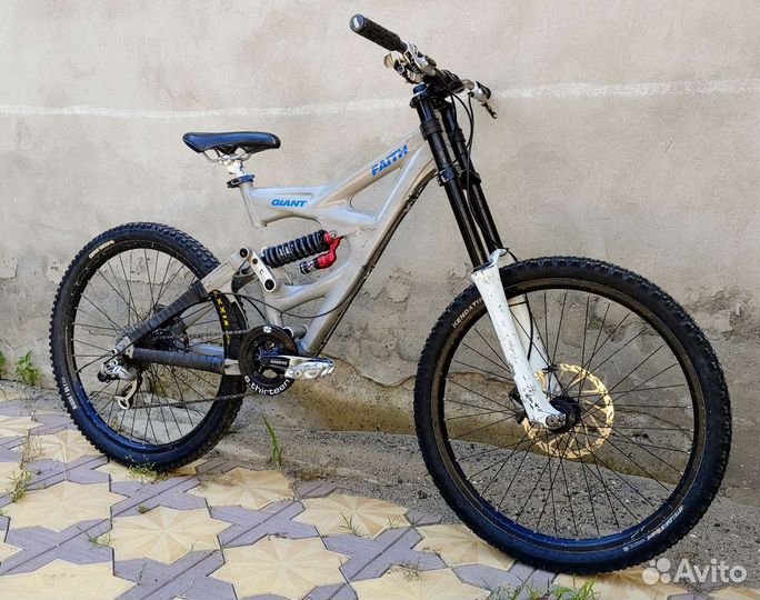 Велосипед Giant Faith даунхилл/фрирайд двухподвес
