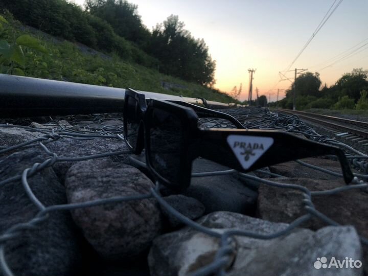 Солнцезащитные очки prada квадратные линзы