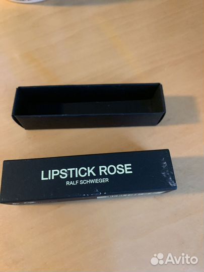 Lipstick rose