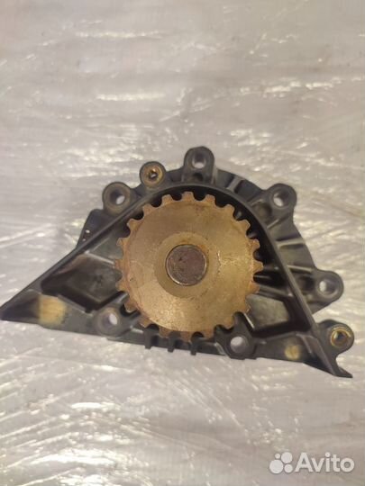 Насос водяного охлаждения Peugeot 307