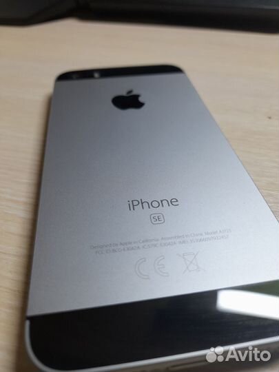iPhone SE, 32 ГБ