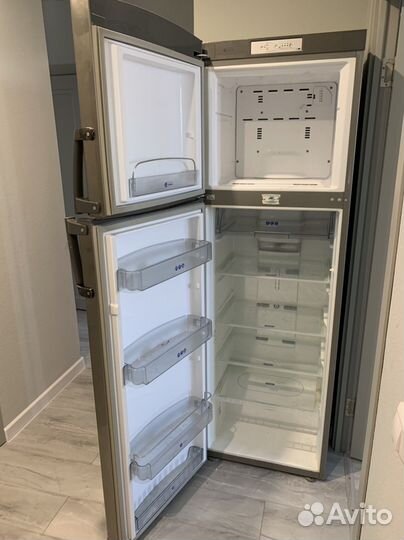 Холодильник Whirpool ARC4110