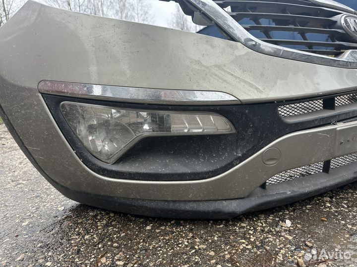 Решетка радиатора, правая противотуманка