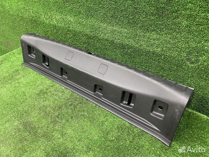 Накладка борта погрузочного пола BMW G30 F90 M5