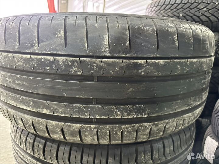 Pirelli P Zero 255/35 R21 98Y