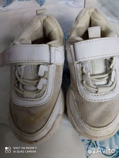 Кроссовки детские белые25размера