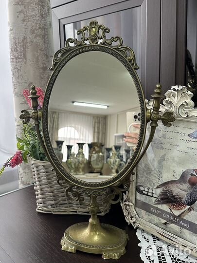 Роскошное зеркало в бронзовой оправе