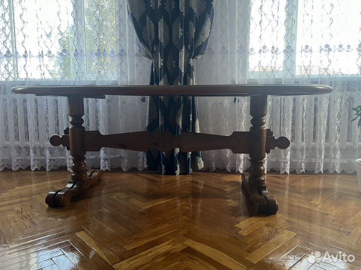 Стол деревянный