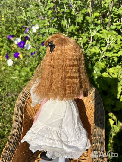 Коллекционная фарфоровая кукла