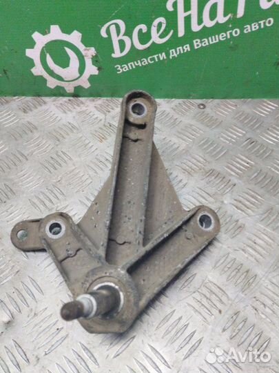 Кронштейн опоры левый двигателя Renault Logan 1