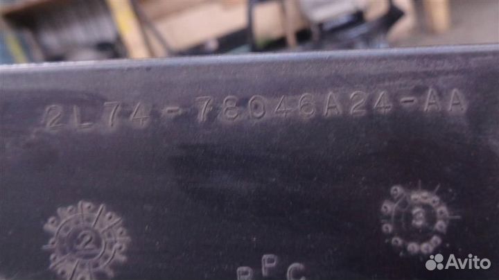 Накладка торпедо Lincoln Navigator 2002-2006