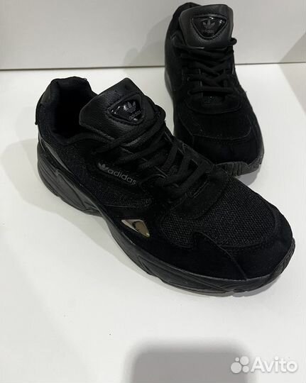 Кроссовки женские adidas 37 размер