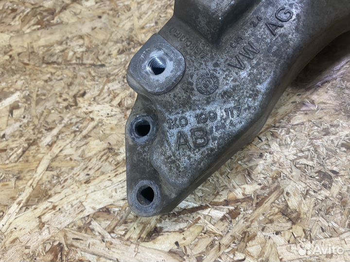 Кронштейн опоры кпп VW Passat B6 B7 B8 CC 05-21