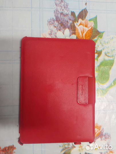 Красный чехол для планшета Targus