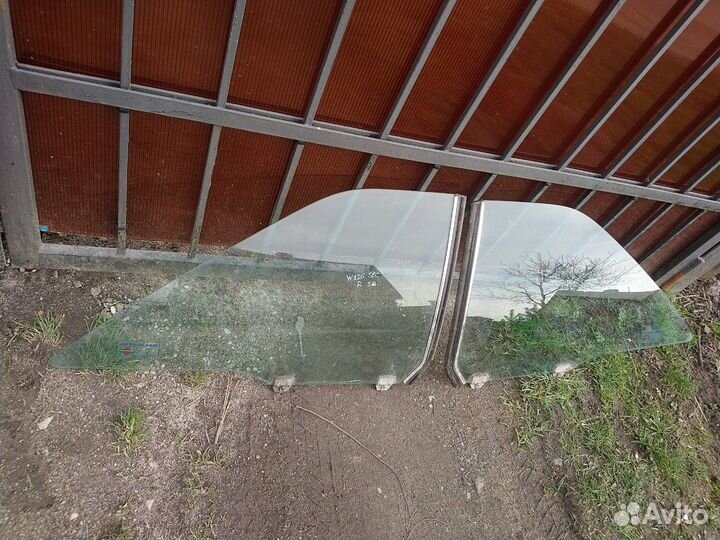 Задняя левая форточка на Мерседес W126 купе