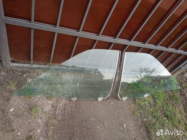 Задняя левая форточка на Мерседес W126 купе