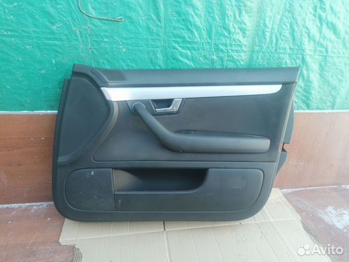 Обшивка двери передней правой Audi A4 B7 2007 г