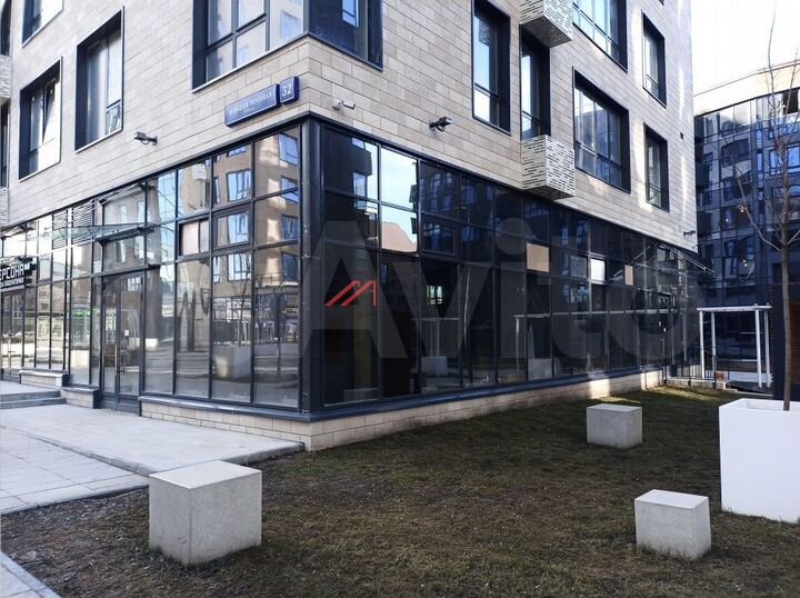 Сдам торговое помещение, 152 м²