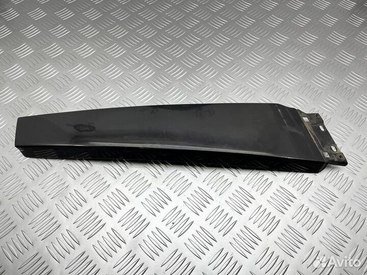 Накладка стойки левая Audi A8 D3