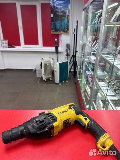 Перфоратор Dewalt 1
