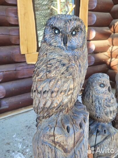 Резная фигура совы из дерева