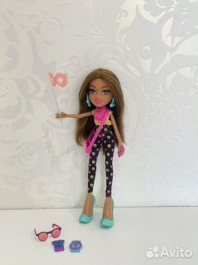 Кукла Bratz Ясмин Selfie Snaps