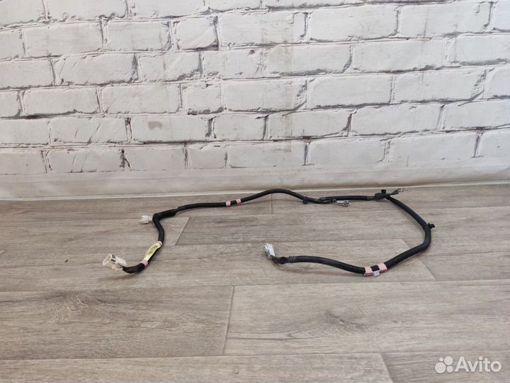 Проводка багажного отсека Carina E 1992-1997